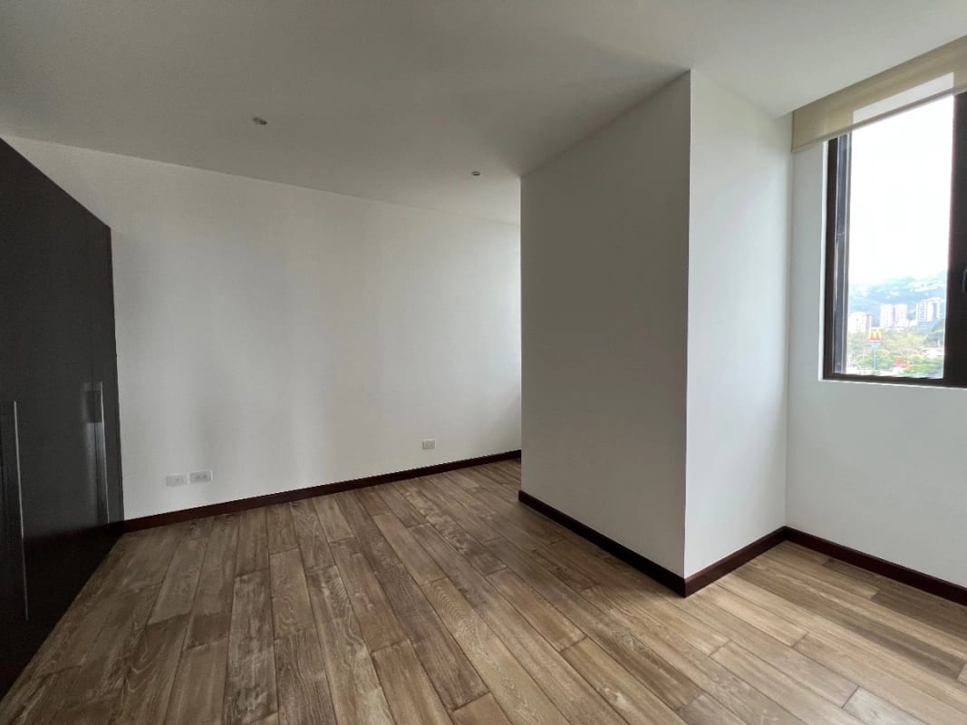 Apartamento Renta Edificio Vhista 2 Dormitorio, 1 Parqueo tánde114MTS2, Balcón amplio — Apartamento en Alquiler en Zona 15, Guatemala, Ciudad — foto 9 de 10