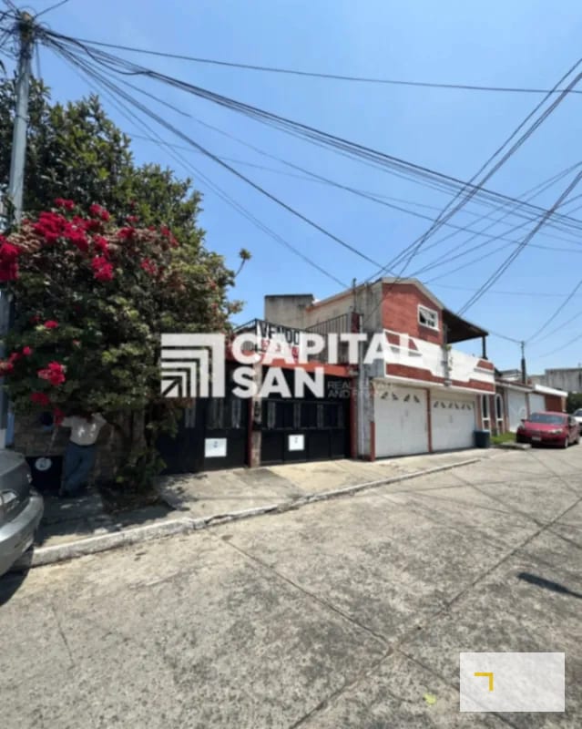 Casa en venta en San Cristóbal col Panorama de 6 habitaciones amplio jardín y apartamento independiente — Casa en Venta en *Otro / No especificar, Zona 8 Mixco, Guatemala, Ciudad — foto 1 de 11