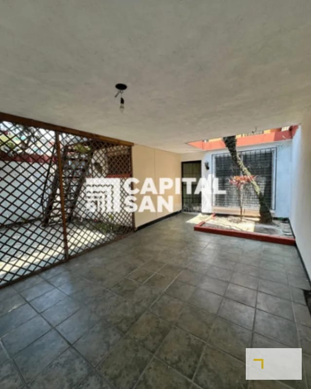Casa en venta en San Cristóbal col Panorama de 6 habitaciones amplio jardín y apartamento independiente — Casa en Venta en *Otro / No especificar, Zona 8 Mixco, Guatemala, Ciudad — foto 2 de 11
