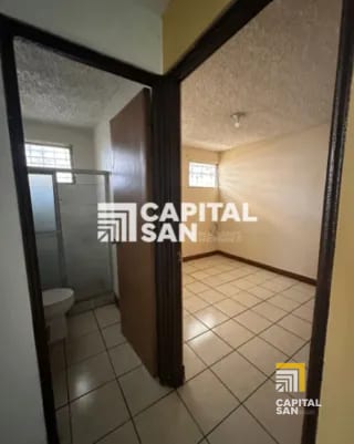 Casa en venta en San Cristóbal col Panorama de 6 habitaciones amplio jardín y apartamento independiente — Casa en Venta en *Otro / No especificar, Zona 8 Mixco, Guatemala, Ciudad — miniatura 8 de 11