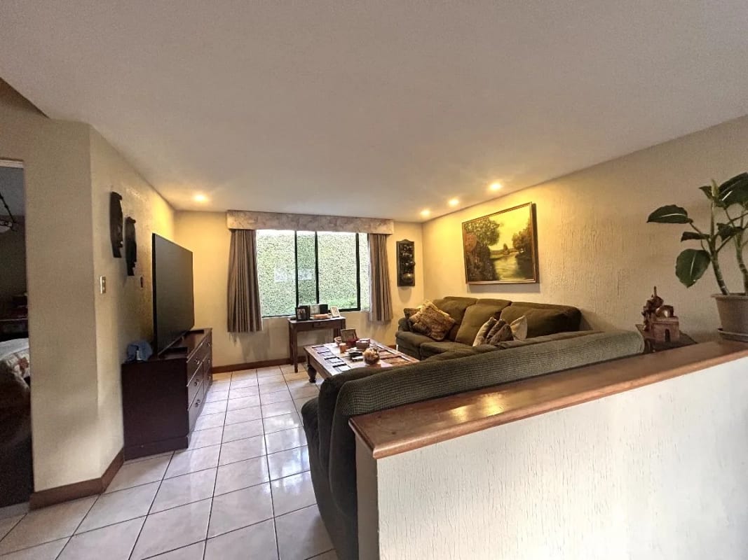 Casa en venta, Condominio La Laguna, Colonia Santa Rosalía, CAES — Casa en Venta en Santa Rosalia La Laguna, Carretera a El Salvador, Guatemala, Ciudad — foto 14 de 17