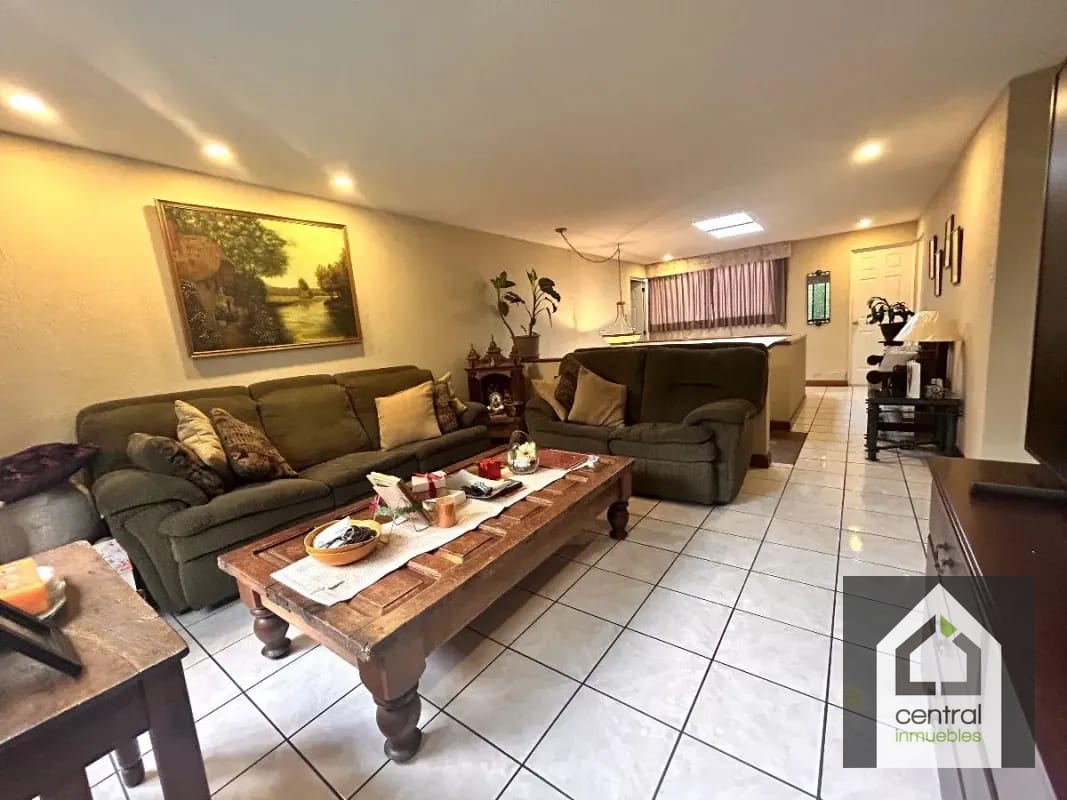 Casa en venta, Condominio La Laguna, Colonia Santa Rosalía, CAES — Casa en Venta en Santa Rosalia La Laguna, Carretera a El Salvador, Guatemala, Ciudad — foto 3 de 17