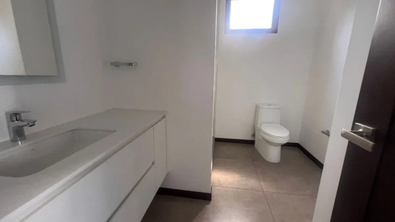 ALQUILER DE APARTAMENTO EN ALBERO SAN LAZARO — Apartamento en Alquiler en Albero San Lazaro, Zona 15, Guatemala, Ciudad — foto 13 de 17