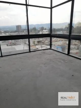 OFICINA EN VENTA EDIFICIO RENOVATI ZONA 10 — Oficina en Venta en Renovati, Zona 10, Guatemala, Ciudad — miniatura 5 de 10