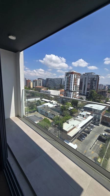 Se Alquila Apto. Edificio Vasanta, Zona 10. - Miniatura 13