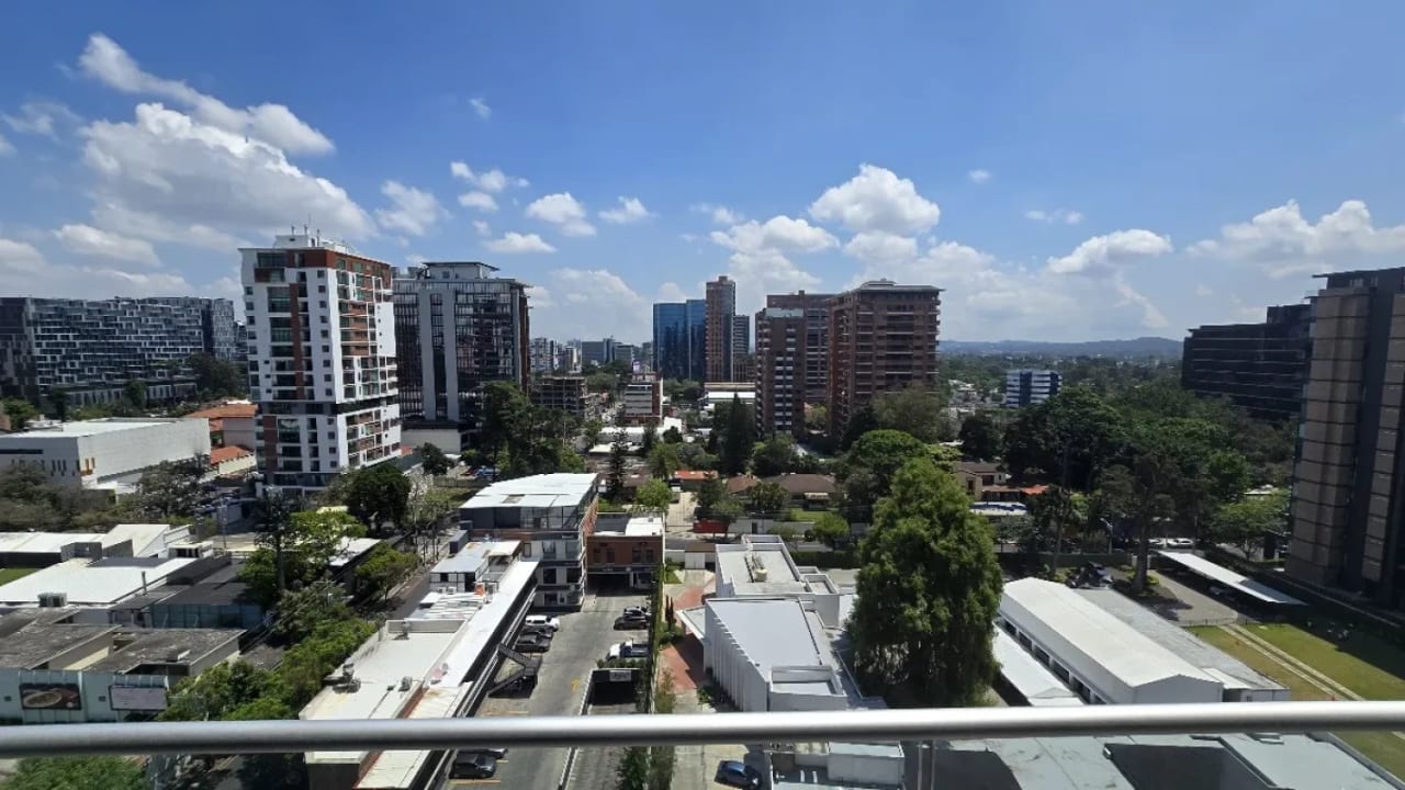Se Alquila Apto. Edificio Vasanta, Zona 10. - Image 3