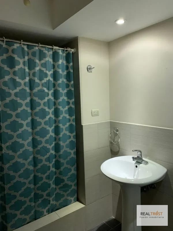 ALQUILO APARTAMENTO EN EDIFICIO CONDADO LA VILLA, ZONA 14 — Apartamento en Alquiler en Zona 14, Guatemala, Ciudad — foto 12 de 12