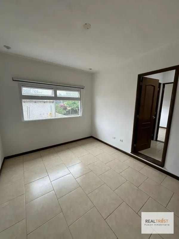 CASA EN VENTA BOUGANVILIAS DE ARRAZOLA — Casa en Venta en Bouganbilias de Arrazola, Carretera a El Salvador, Guatemala, Ciudad — foto 4 de 10