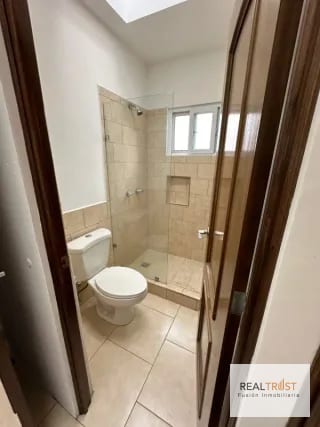 CASA EN VENTA BOUGANVILIAS DE ARRAZOLA — Casa en Venta en Bouganbilias de Arrazola, Carretera a El Salvador, Guatemala, Ciudad — miniatura 3 de 10