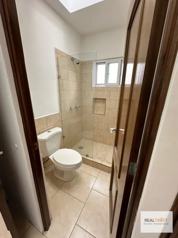 CASA EN VENTA BOUGANVILIAS DE ARRAZOLA — Casa en Venta en Bouganbilias de Arrazola, Carretera a El Salvador, Guatemala, Ciudad — foto 3 de 10
