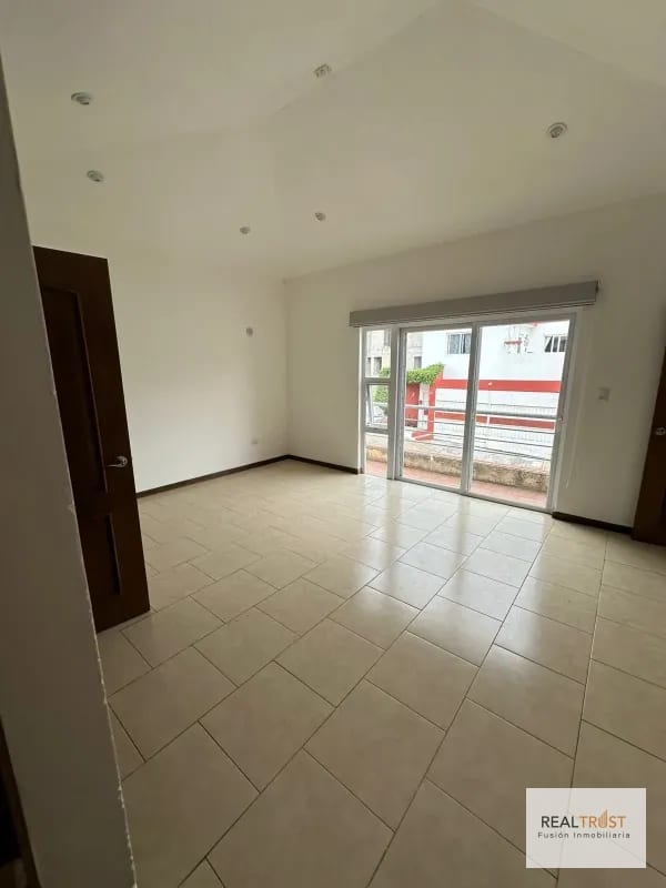 CASA EN VENTA BOUGANVILIAS DE ARRAZOLA — Casa en Venta en Bouganbilias de Arrazola, Carretera a El Salvador, Guatemala, Ciudad — foto 2 de 10
