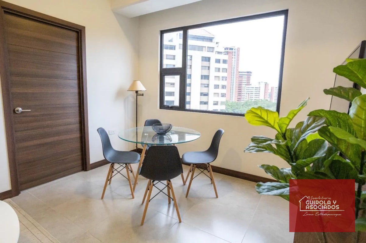 APARTAMENTOS EN ALQUILER EN ZONA 13 AVENIDA LAS AMERICAS 006aptoadz13 — Apartamento en Alquiler en Elemento Plaza Berlín, Zona 13, Guatemala, Ciudad — foto 4 de 12