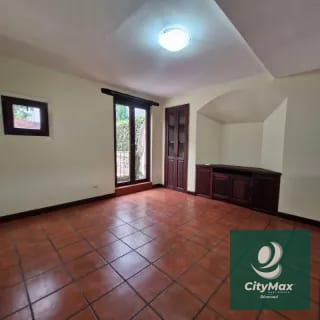Casa en Venta en km 20.5 Carretera a Fraijanes — Casa en Venta en La Foresta, Carretera a El Salvador, Guatemala, Ciudad — miniatura 4 de 17