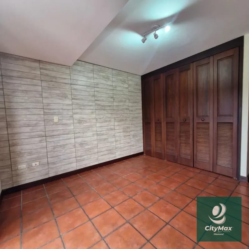 Casa en Venta en km 20.5 Carretera a Fraijanes — Casa en Venta en La Foresta, Carretera a El Salvador, Guatemala, Ciudad — foto 2 de 17