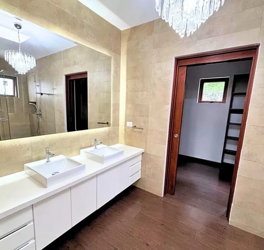 RENTA O VENTA  ESPECTACULAR CASA 4 HAB EL ENCANTO DE SAN ISIDRO ZONA 16 — Casa en Alquiler en Jardines de San Isidro, Zona 16, Guatemala, Ciudad — foto 6 de 6
