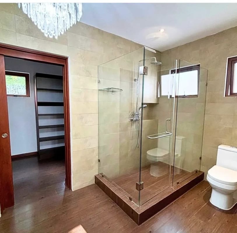 RENTA O VENTA  ESPECTACULAR CASA 4 HAB EL ENCANTO DE SAN ISIDRO ZONA 16 — Casa en Alquiler en Jardines de San Isidro, Zona 16, Guatemala, Ciudad — foto 3 de 6