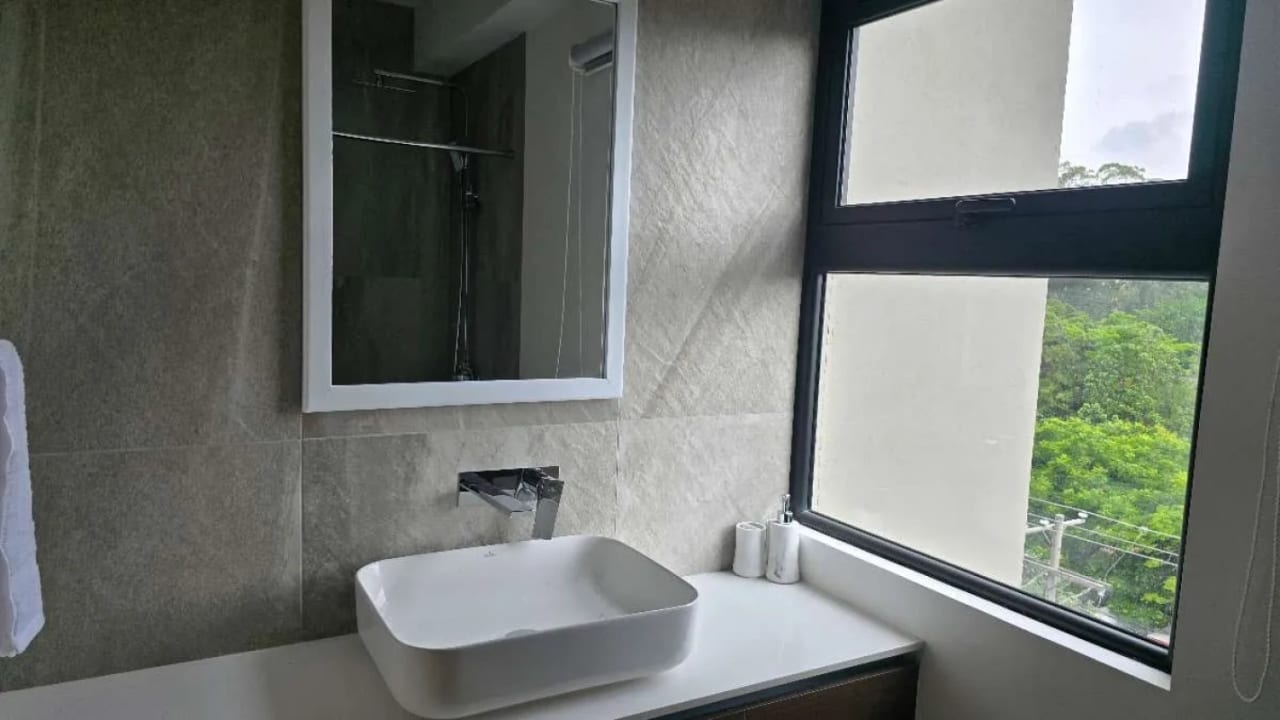 BONADIEZ, Z10. Apartamento amueblado y equipado en alquiler — Apartamento en Alquiler en Bonadiez, Zona 10, Guatemala, Ciudad — foto 11 de 13