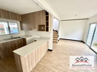Casa en Bosques de Santa Elena Caes — Casa en Venta en Carretera a El Salvador, Guatemala, Ciudad — miniatura 9 de 9