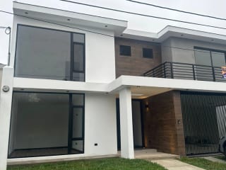 CASA JARDIN DE SAN ISIDRO ZONA 16 — Casa en Alquiler en Jardines de San Isidro, Zona 16, Guatemala, Ciudad — miniatura 1 de 4