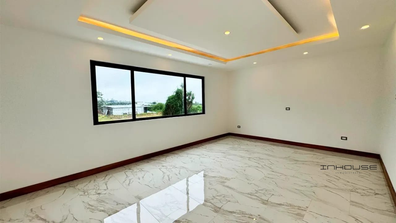 CASA EN VENTA CARRETERA EL SALVADOR, MONTE PINASCO — Casa en Venta en Monte Pinasco, Carretera a El Salvador, Guatemala, Ciudad — foto 3 de 10