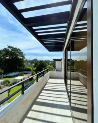 CASA EN VENTA ZONA 15 PARA ESTRENAR  ALTOS DE VISTA HERMOSA. — Casa en Venta en Zona 15, Guatemala, Ciudad — miniatura 4 de 12