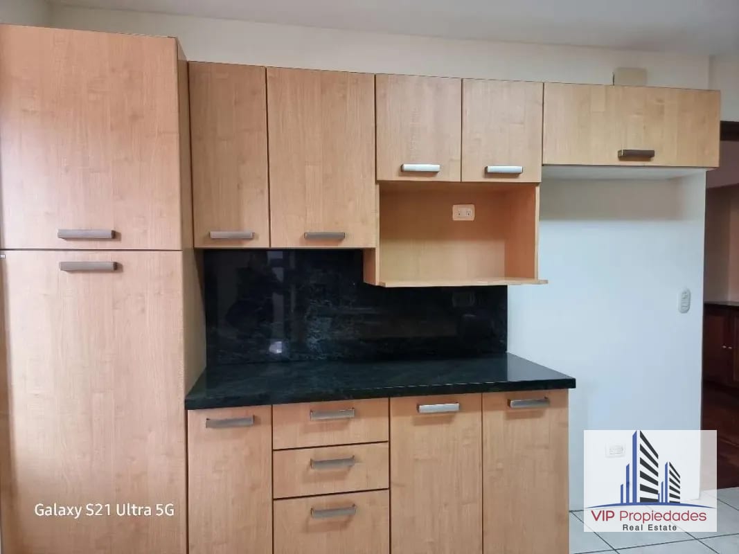 Altos de Santa Clara, Z. 10 Apartamento en renta — Apartamento en Alquiler en Altos de Santa Clara, Zona 10, Guatemala, Ciudad — foto 9 de 12