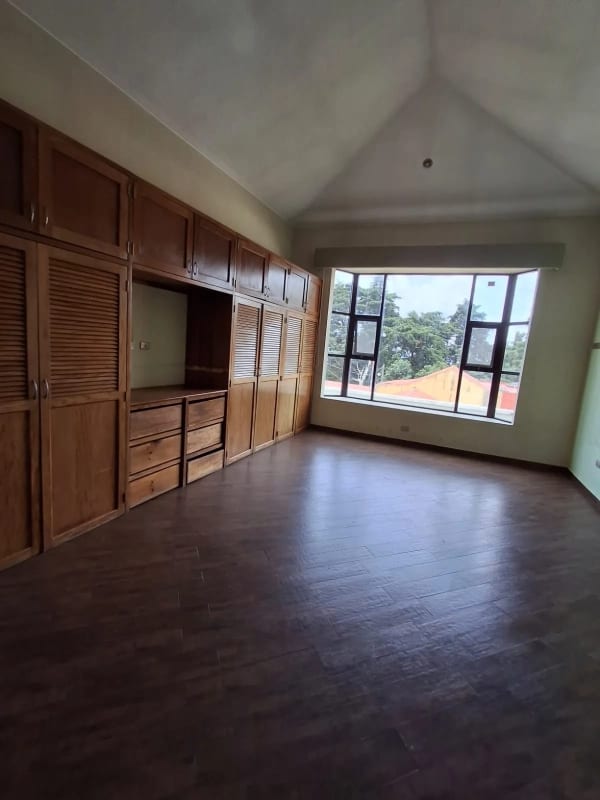 Casa grande en venta  - TERRAVISTA  Km 16.5 Carretera a El Salvador — Casa en Venta en Terravista, Carretera a El Salvador, Guatemala, Ciudad — foto 8 de 13