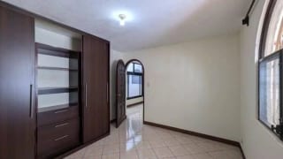 CASA EN VENTA DENTRO DE GARITA NUEVA MONTSERRAT ZONA 3 MIXCO — Casa en Venta en Zona 3 Mixco, Guatemala, Ciudad — miniatura 8 de 12