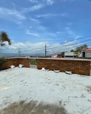 CASA EN VENTA EN SAN CRISTOBAL CON PISCINA SECTOR B7 — Casa en Venta en Zona 8 Mixco, Guatemala, Ciudad — miniatura 5 de 13