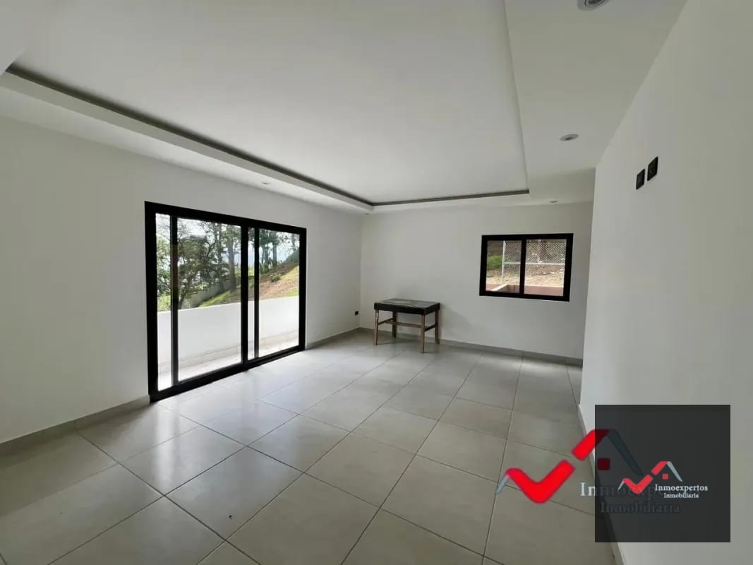 CASA EN VENTA CARRETERA CRISTO REY PIEDRA PARADA, A 3 MINUTOS DE EL PULTE  — Casa en Venta en Santa Catarina Pinula, Guatemala, Ciudad — foto 13 de 15