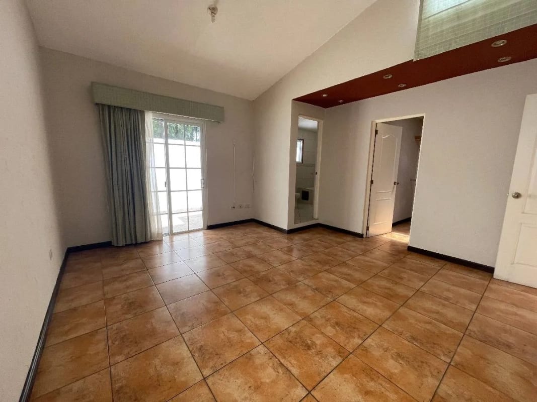Casa en Venta 4 Habitaciones, Km. 24.2 CAES — Casa en Venta en km 21-25, Carretera a El Salvador, Guatemala, Ciudad — foto 6 de 16