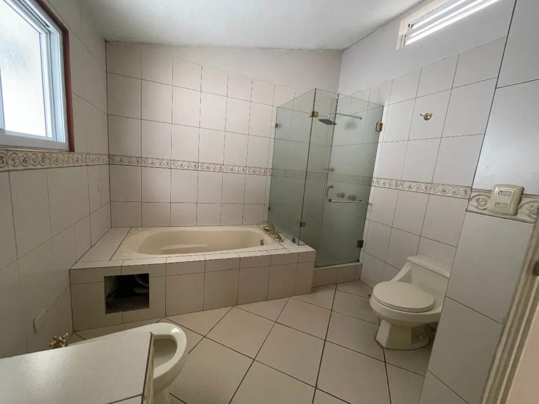 Casa en Venta 4 Habitaciones, Km. 24.2 CAES — Casa en Venta en km 21-25, Carretera a El Salvador, Guatemala, Ciudad — foto 5 de 16