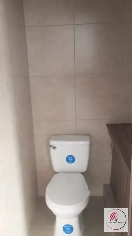 RENTA DE CASA EN ZONA 13 PARA OFICINAS, CLINICAS O NEGOCIO A PUERTA CERRADA — Oficina en Alquiler en Zona 13, Guatemala, Ciudad — foto 12 de 17