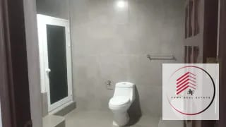 RENTA DE CASA EN ZONA 13 PARA OFICINAS, CLINICAS O NEGOCIO A PUERTA CERRADA — Oficina en Alquiler en Zona 13, Guatemala, Ciudad — miniatura 6 de 17