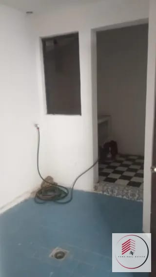 RENTA DE CASA EN ZONA 13 PARA OFICINAS, CLINICAS O NEGOCIO A PUERTA CERRADA — Oficina en Alquiler en Zona 13, Guatemala, Ciudad — miniatura 3 de 17