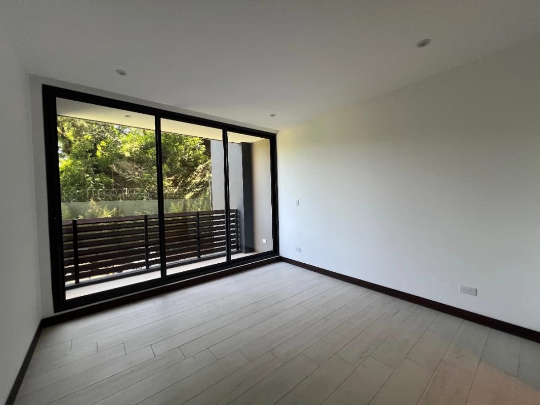 SPAZIO RESIDENCIAS Z15, 3 DORMITORIOS, 139 MTS2 DORMITORIO DE SERVICIO $2,000 INCLUYE MANTENIMIENTO E IVA — Apartamento en Alquiler en Zona 15, Guatemala, Ciudad — foto 8 de 13