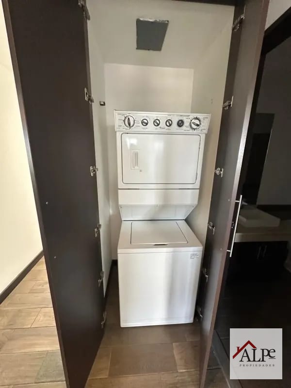 PENTHOUSE CON TERRAZA ZONA 10 — Apartamento en Alquiler en Verona, Zona 10, Guatemala, Ciudad — foto 9 de 15