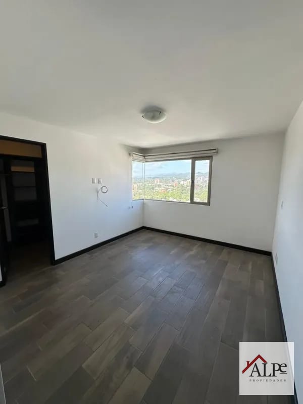 PENTHOUSE CON TERRAZA ZONA 10 — Apartamento en Alquiler en Verona, Zona 10, Guatemala, Ciudad — foto 6 de 15