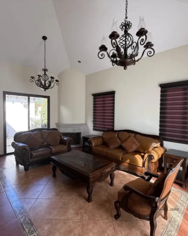 CASA EN VENTA EN FRAIJANES CON JARDIN — Casa en Venta en Carretera a El Salvador, Guatemala, Ciudad — foto 1 de 10