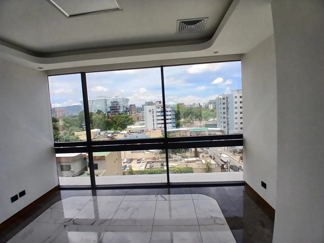 Amplia Oficina - Clínica Tabicada en Renta — Oficina en Alquiler en Zona 10, Guatemala, Ciudad — foto 1 de 9