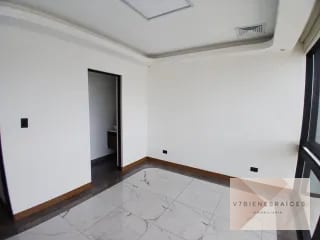 AMPLIA OFICINA - CLÍNICA TABICADA EN RENTA — Oficina en Alquiler en Zona 10, Guatemala, Ciudad — miniatura 6 de 9