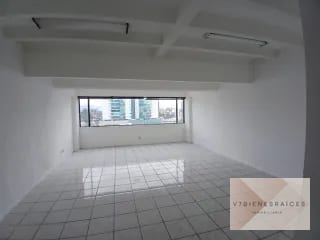 BONITA OFICINA EN RENTA — Oficina en Alquiler en Zona 10, Guatemala, Ciudad — miniatura 1 de 4