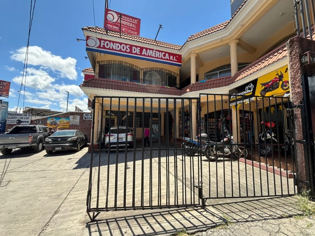 Plaza Comercial en Venta en Calzada Roosevelt — Edificio en Venta en Zona 3 Mixco, Guatemala, Ciudad — foto 8 de 8