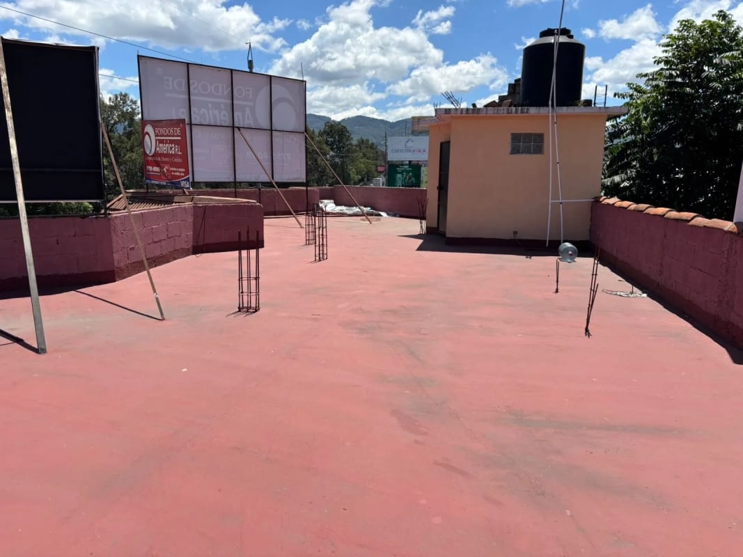 Plaza Comercial en Venta en Calzada Roosevelt — Edificio en Venta en Zona 3 Mixco, Guatemala, Ciudad — foto 2 de 8