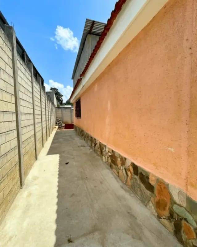 CASA EN VENTA EN SAN CRISTOBAL ZONA 8 DE MIXCO, DE UN NIVEL — Casa en Venta en Zona 8 Mixco, Guatemala, Ciudad — foto 5 de 11