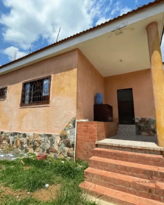 CASA EN VENTA EN SAN CRISTOBAL ZONA 8 DE MIXCO, DE UN NIVEL — Casa en Venta en Zona 8 Mixco, Guatemala, Ciudad — foto 3 de 11