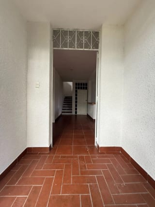 Venta de Casa Cerca del Club Campestre La Montaña – Dentro de Colonia Privada — Casa en Venta en all, Guatemala, Ciudad — miniatura 3 de 12
