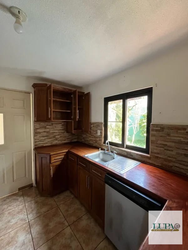 Casa en venta a pocos minutos de Antigua Guatemala — Casa en Venta en Ciudad Vieja, Sacatepéquez — foto 3 de 7