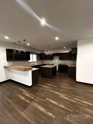Hermos Casa Para Estrenar Kanajuyu Zona 16 — Casa en Venta en Kanajuyú, Zona 16, Guatemala, Ciudad — miniatura 1 de 13