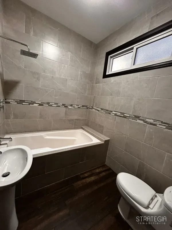 Hermos Casa Para Estrenar Kanajuyu Zona 16 — Casa en Venta en Kanajuyú, Zona 16, Guatemala, Ciudad — foto 7 de 13